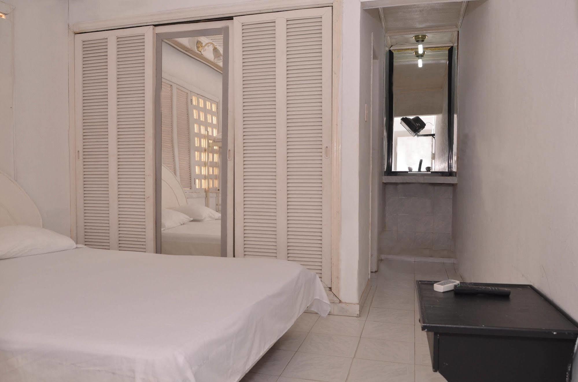 Hotel Vargas Airport Cartagena Exterior foto