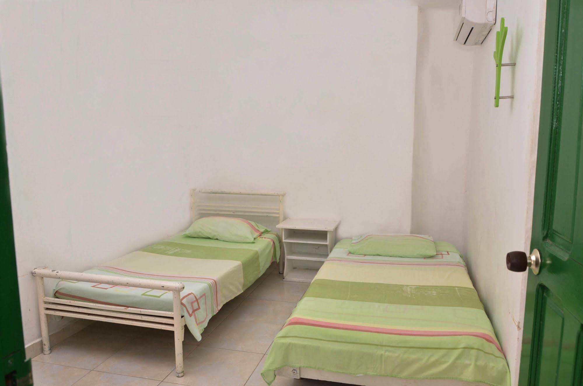 Hotel Vargas Airport Cartagena Exterior foto