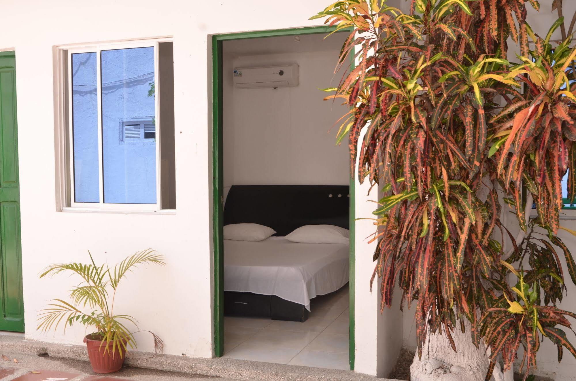 Hotel Vargas Airport Cartagena Exterior foto